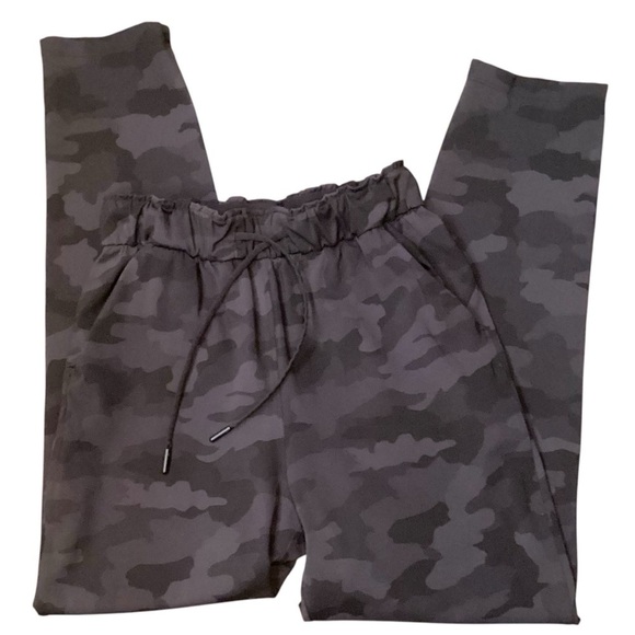 LULULEMON On The Fly 7/8 Pant Incognito Camo Multi Grey, Size 4 Style X8 - Picture 1 of 11